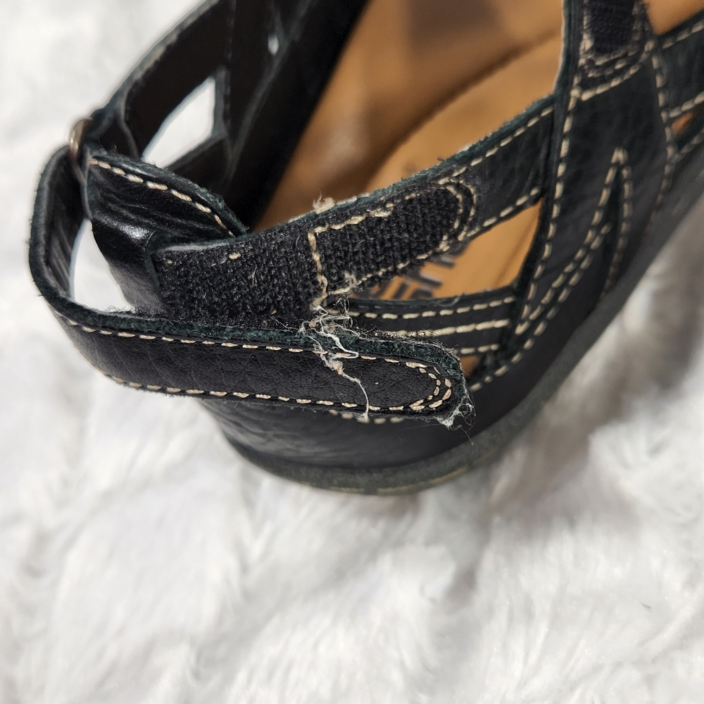Kalso Earth Shoe Black leather sandal - Picture 8 of 12